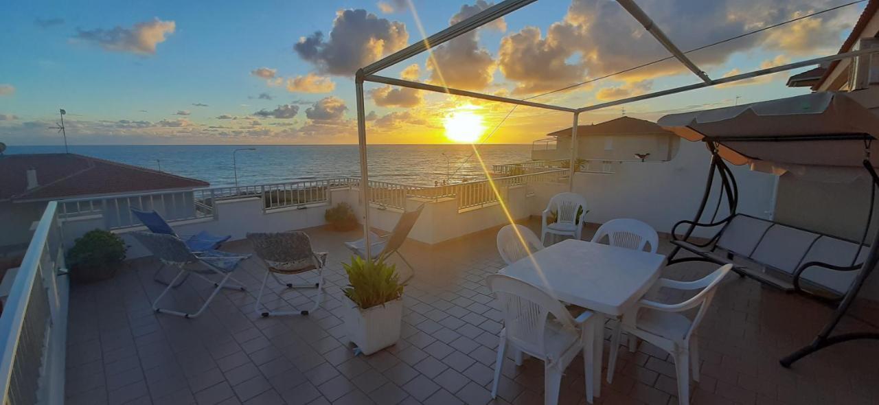 Attico Bellavista Villa Marina di Ragusa Bagian luar foto